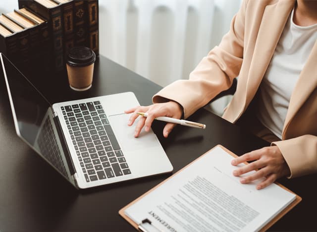 Servicios jurídicos en Ferrol - Cardona Abogados