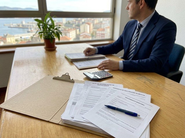 Reclamamos sus cuentas pendientes: deudas de comunidad y cuotas impagadas en Ferrol